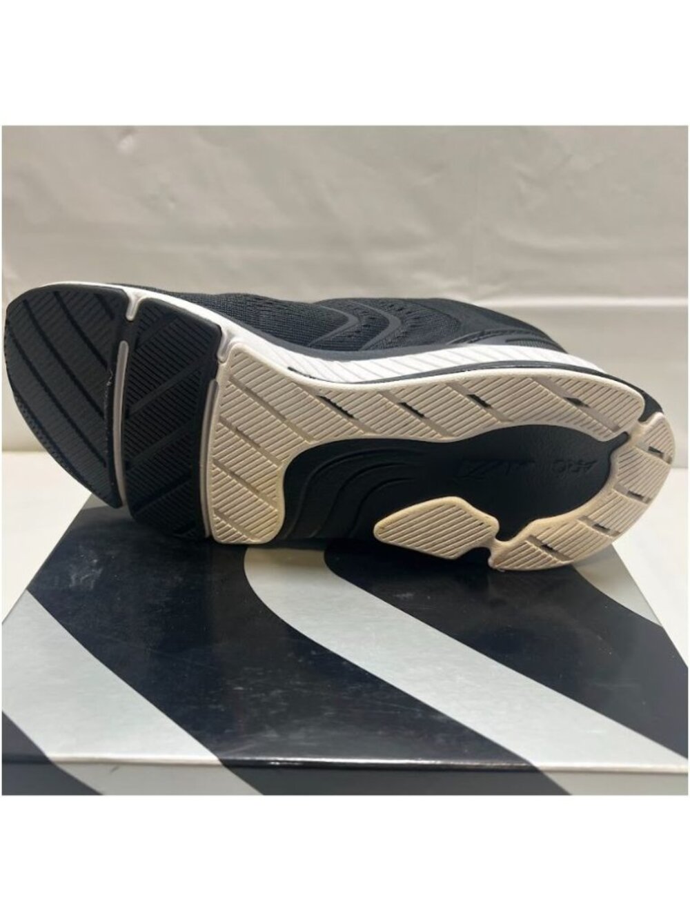 Avia Run Swift Womens Lightweight Mesh Running Shoes Black/White Size 6 NEW - Picture 8 of 12